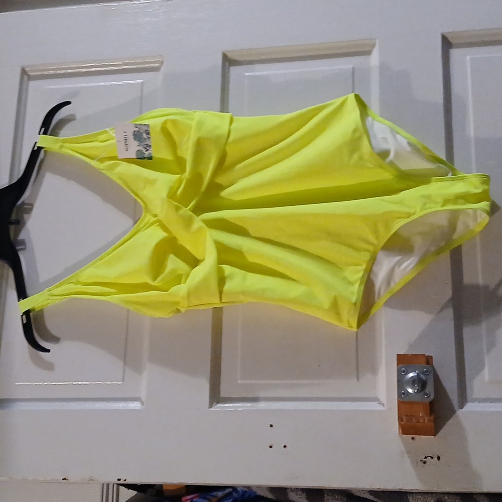 B2prity swimsuit